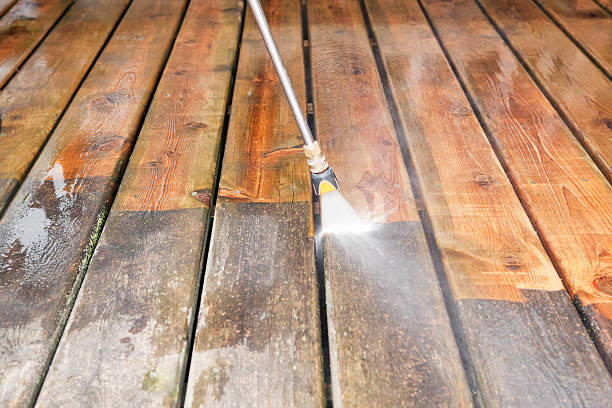 Best Deck Pressure Washing  in Holiday Island, AR